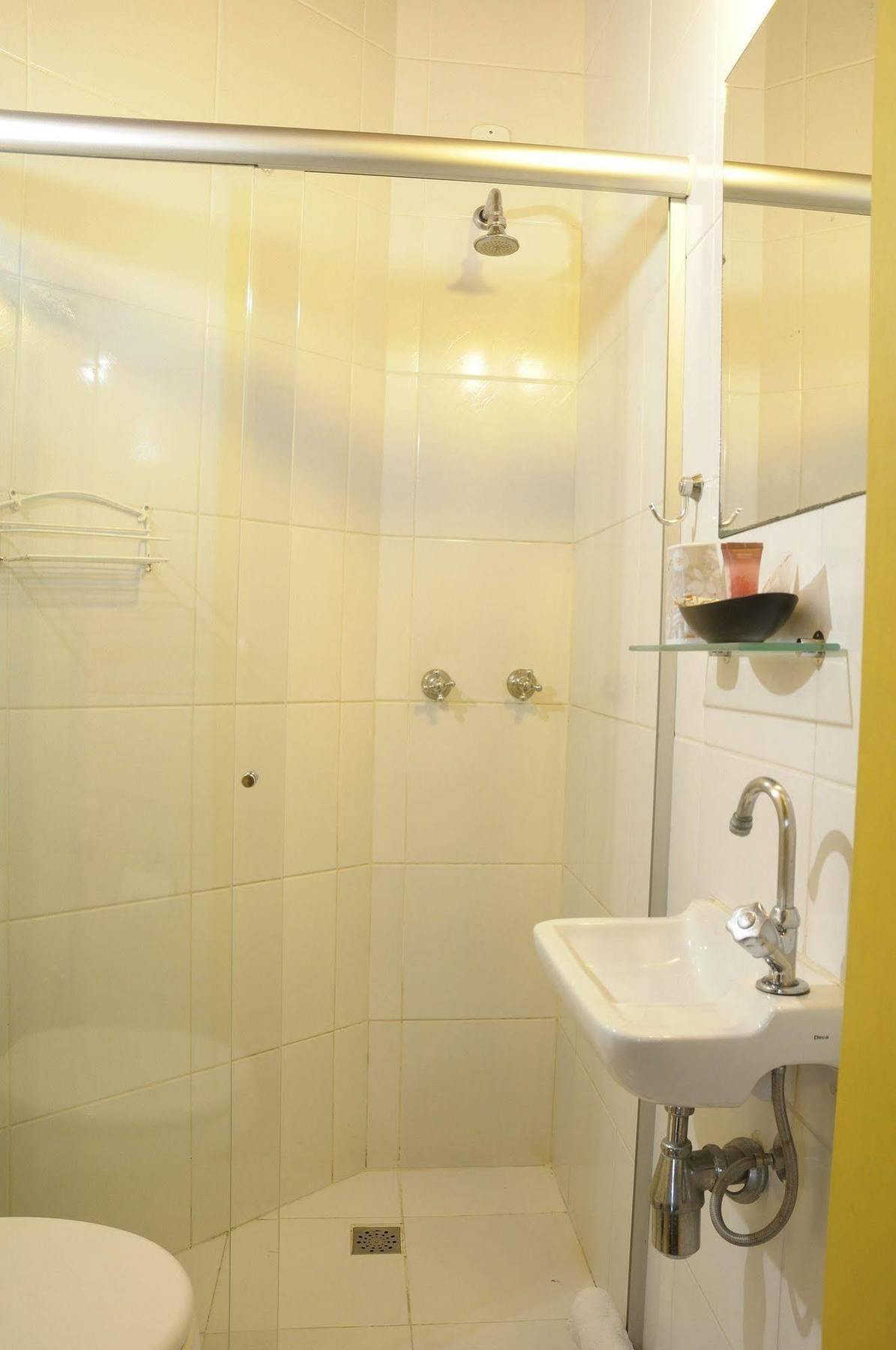Colonial 3*